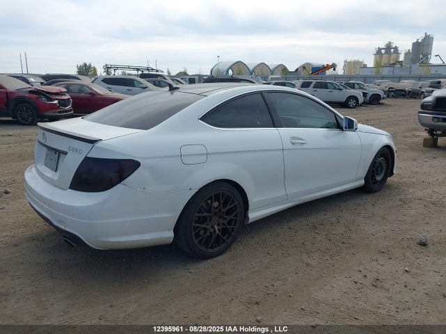 WDDGJ8JB0FG366928 Mercedes-Benz 2015