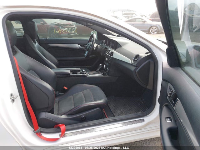 WDDGJ8JB0FG366928 Mercedes-Benz 2015