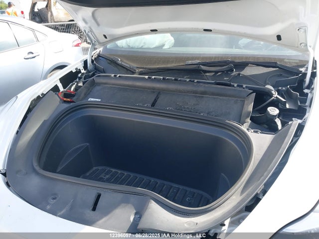7SAYGDEE5NF466223 Tesla Model Y