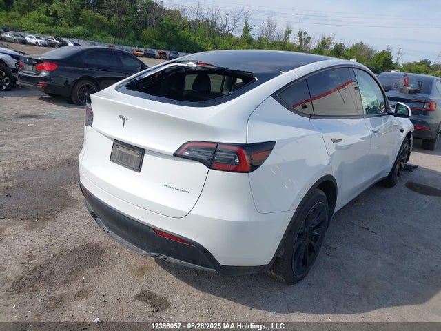 7SAYGDEE5NF466223 Tesla Model Y