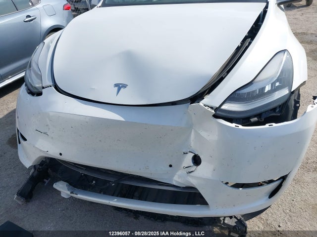 7SAYGDEE5NF466223 Tesla Model Y