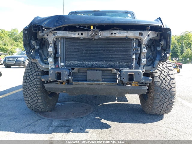 Продажа на аукционе авто 2022 Ford Bronco, vin: 1FMDE5DH2NLB33084, номер лота: 12396242