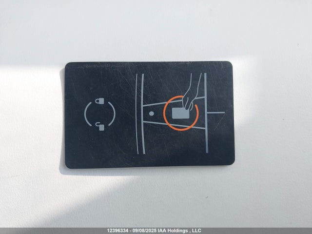 7SAYGAEE0NF530814 Tesla Model Y