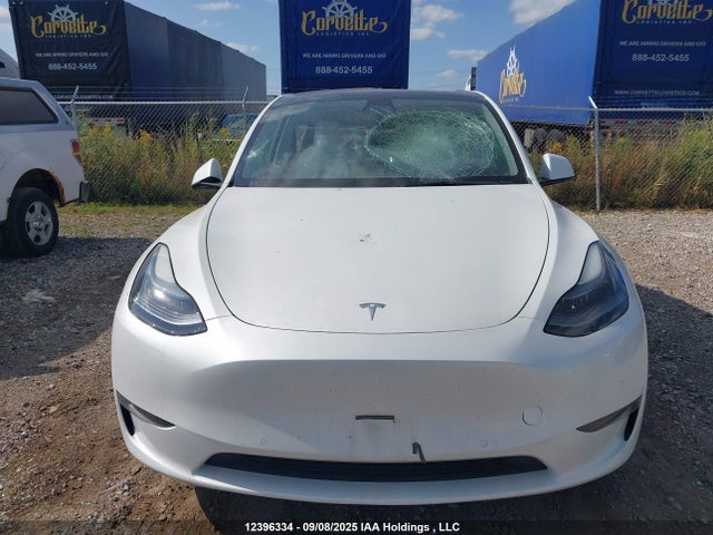 7SAYGAEE0NF530814 Tesla Model Y