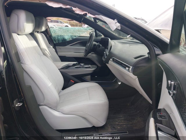 1GYKPMRK2PZ002882 Cadillac X0d + Ec6, 12-mod
