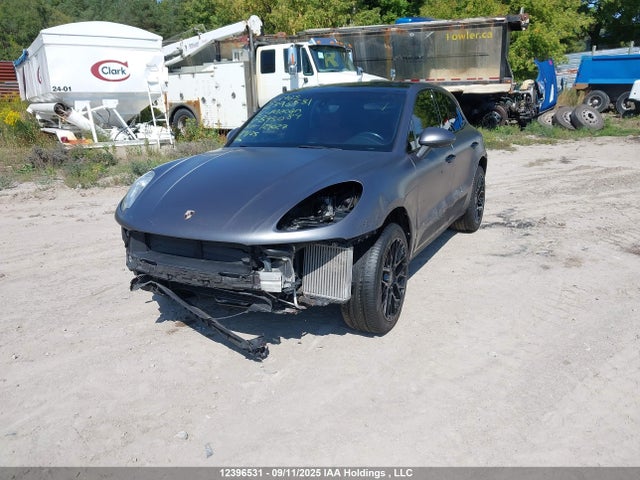 Porsche Macan 2016 WP1AB2A54GLB45084 Image 2