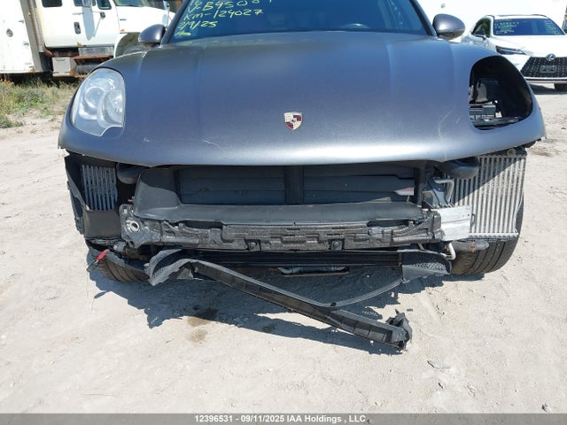 Porsche Macan 2016 WP1AB2A54GLB45084 Image 6