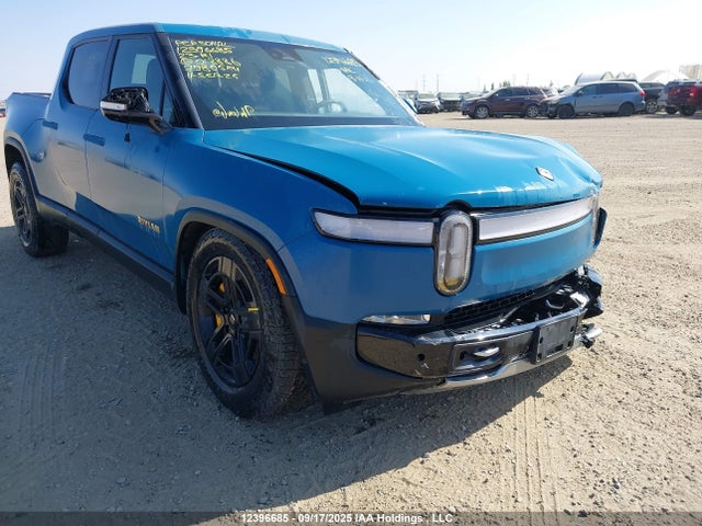 Rivian r1t 2023 7FCTGAAA6PN018886 Image 19