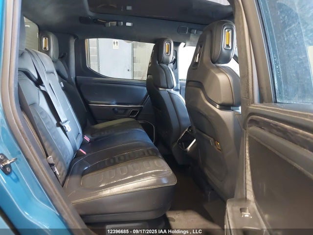 Rivian r1t 2023 7FCTGAAA6PN018886 Image 8
