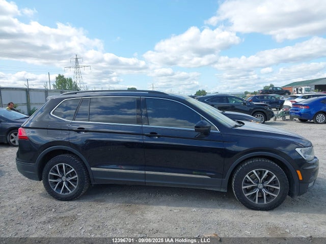 3VV2B7AXXJM049102 Volkswagen Tiguan