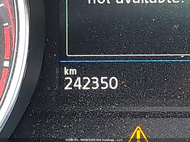 3VV2B7AXXJM049102 Volkswagen Tiguan