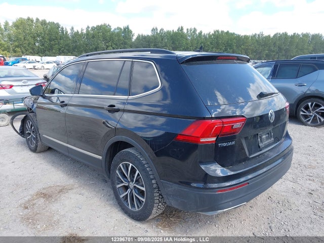 3VV2B7AXXJM049102 Volkswagen Tiguan