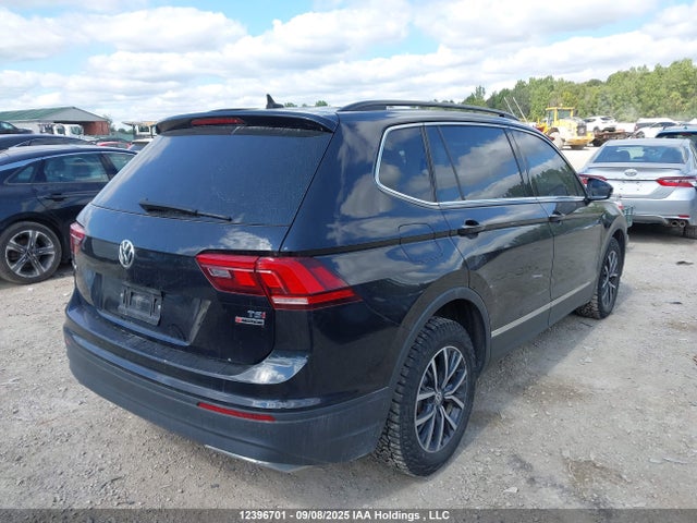 3VV2B7AXXJM049102 Volkswagen Tiguan