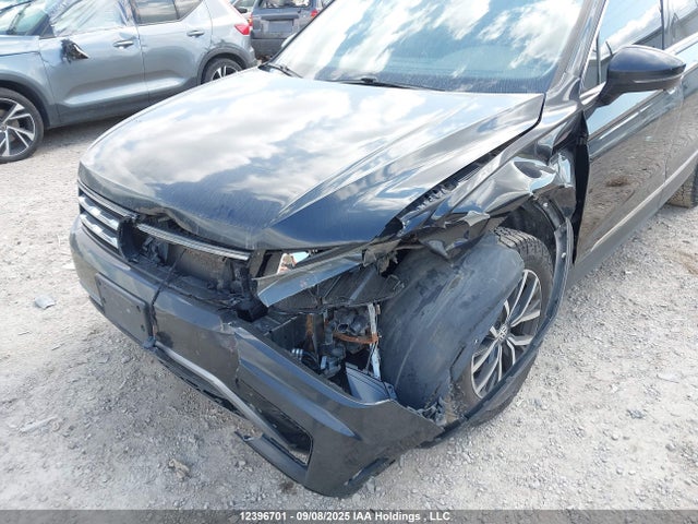 3VV2B7AXXJM049102 Volkswagen Tiguan