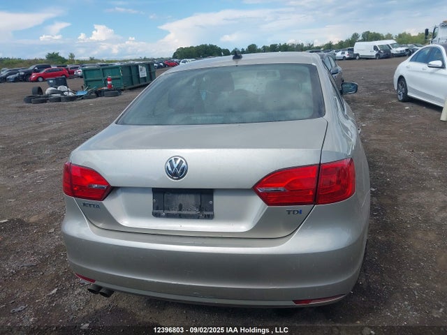3VWLL7AJ2EM259112 Volkswagen Jetta