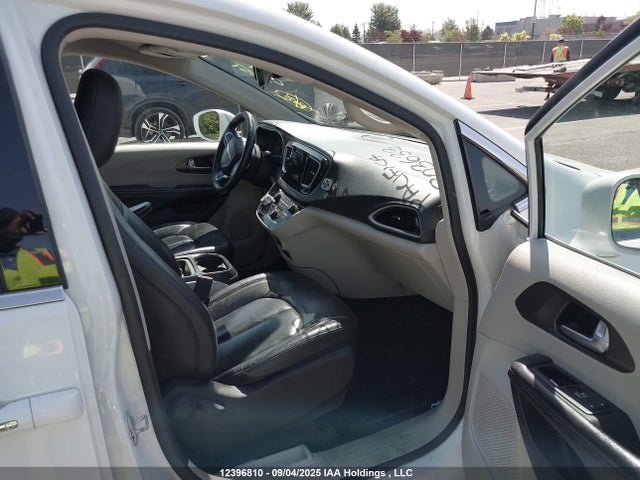 Chrysler 2017 2017 2C4RC1BG9HR803633 Image 5