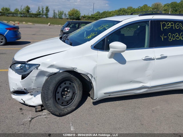 Chrysler 2017 2017 2C4RC1BG9HR803633 Image 6