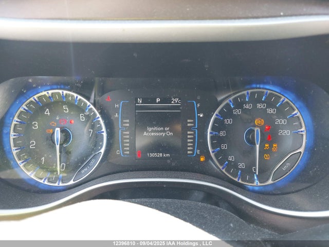 Chrysler 2017 2017 2C4RC1BG9HR803633 Image 7