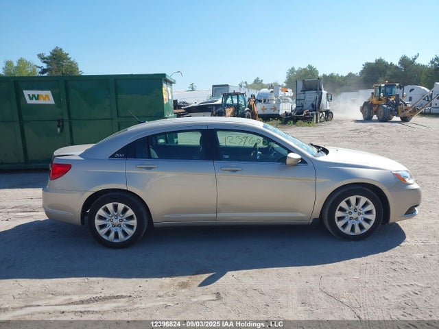 1C3CCBAB5EN232124 Chrysler 200