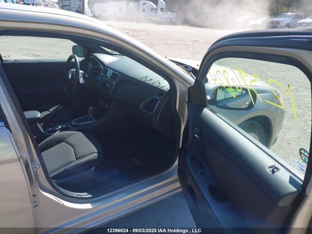 1C3CCBAB5EN232124 Chrysler 200