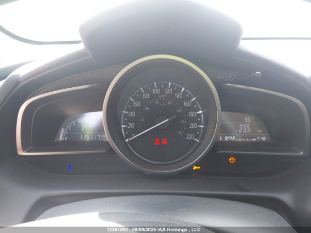 JM1DKFC71J0327158 Mazda pe