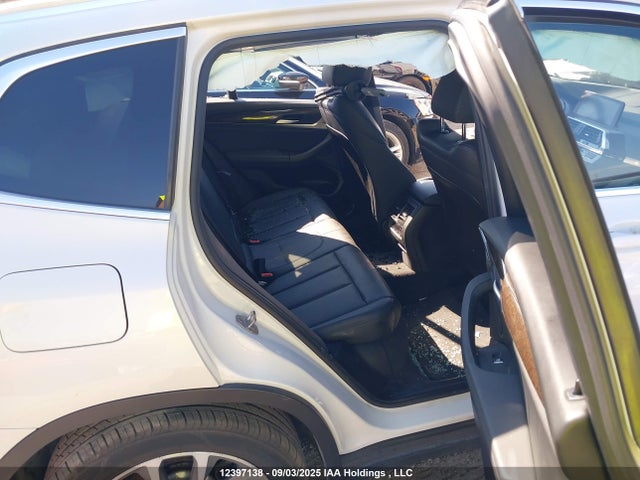 BMW X3 2019 5UXTR9C52KLD91542 Image 8