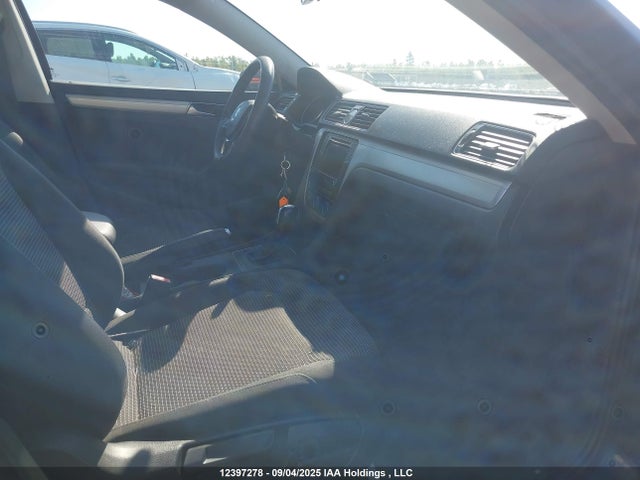 1VWAS7A39GC032077 Volkswagen 1.8t