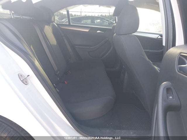 3VW167AJ1GM274718 Volkswagen JETTA S