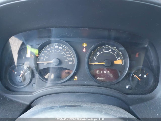 1C4NJRAB1FD271853 Jeep 2015