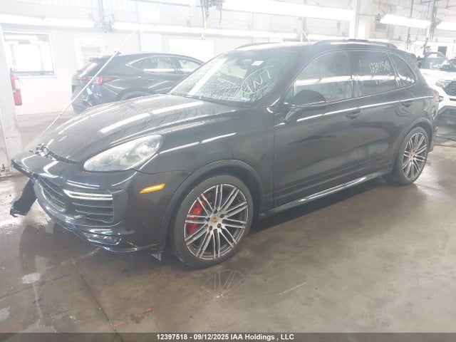 Porsche Cayenne 2017 WP1AD2A28HLA82685 Image 2