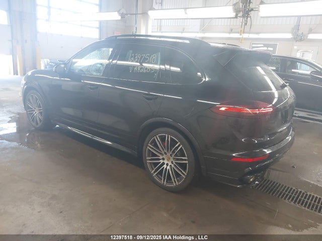 Porsche Cayenne 2017 WP1AD2A28HLA82685 Image 3