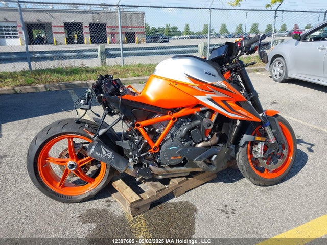 VBKV39404NM952493 KTM Super Duke R
