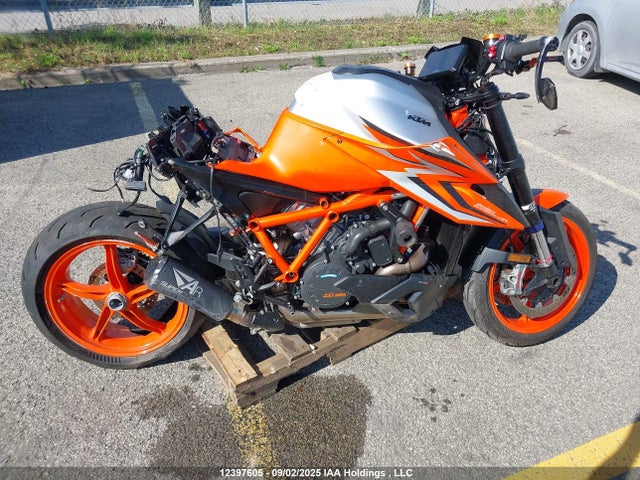 VBKV39404NM952493 KTM Super Duke R