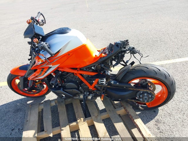 VBKV39404NM952493 KTM Super Duke R