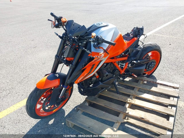 VBKV39404NM952493 KTM Super Duke R