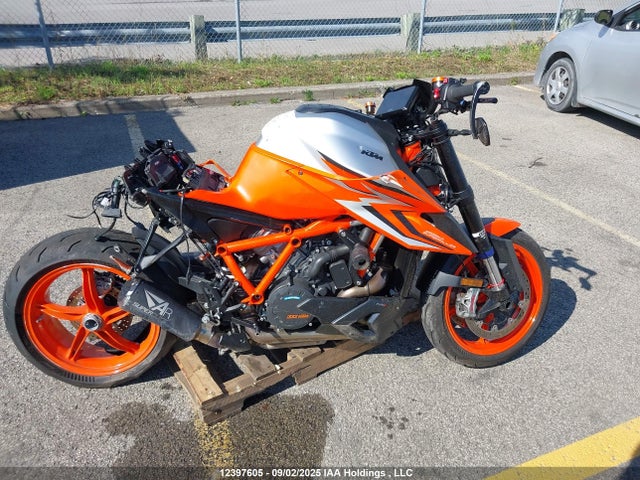VBKV39404NM952493 KTM Super Duke R