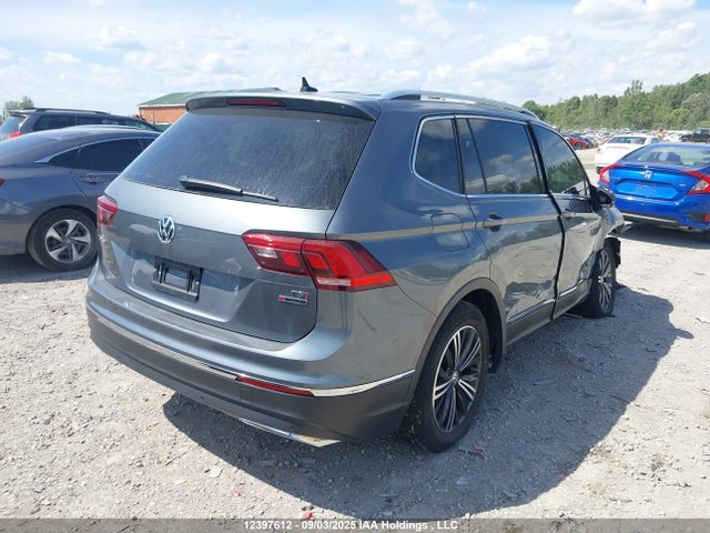 3VV4B7AX0JM121126 Volkswagen Tiguan