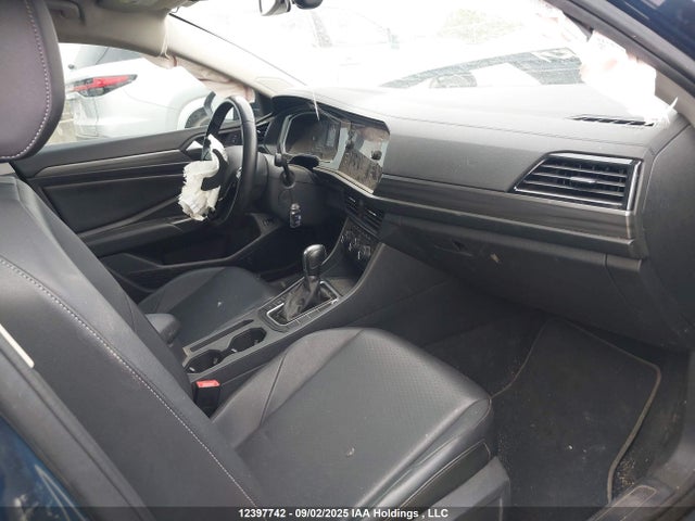 3VWE57BU8KM035558 Volkswagen 1.8 tsi