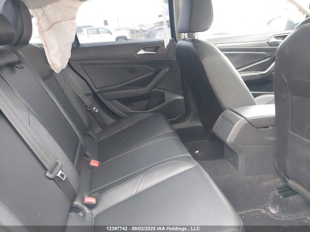3VWE57BU8KM035558 Volkswagen 1.8 tsi