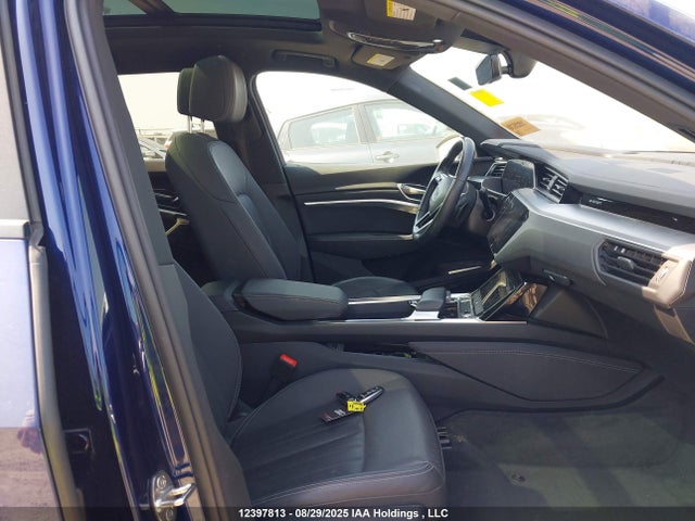 WA1AAAGE4NB012974 Audi E-Tron