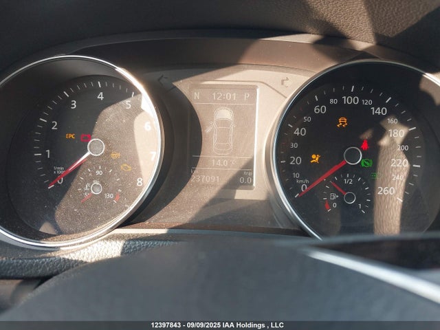 1VWCS7A32GC046704 Volkswagen Passat