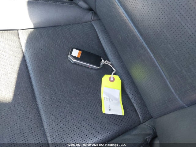 KNDCT3L18S5133637 KIA 2025