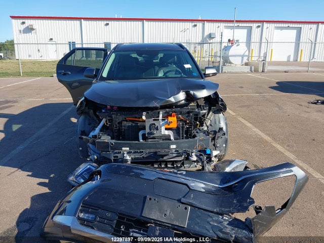 KNDCT3L18S5133637 KIA 2025