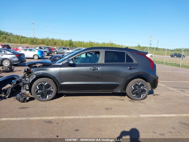 KNDCT3L18S5133637 KIA 2025