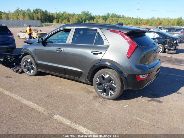 KNDCT3L18S5133637 KIA 2025