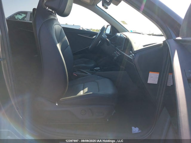 KNDCT3L18S5133637 KIA 2025
