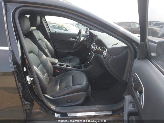 WDCTG4GBXFJ157474 Mercedes-Benz GLA-Class