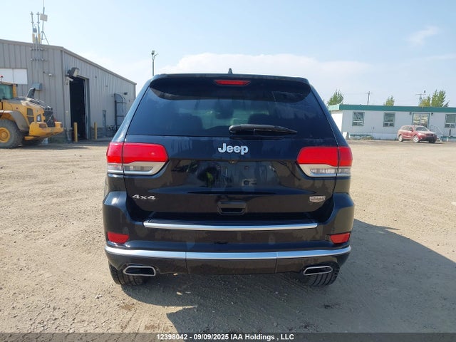 1C4RJFJG0JC211590 Jeep Grand Cherokee