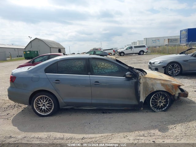 Volkswagen 1.4 tsi 2017 3VWDB7AJ3HM355343 Image 12
