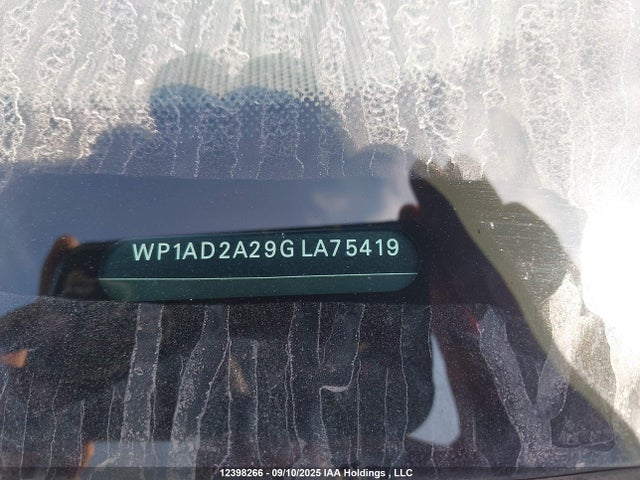 Porsche Cayenne 2016 WP1AD2A29GLA75419 Image 19
